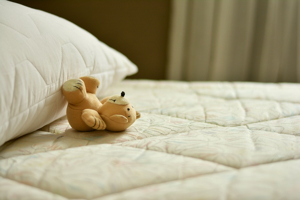 Jaki wybrać materac do łóżka by obudzić się pełnym energii? Propozycja 20 najwygodniejszych materacy. 33