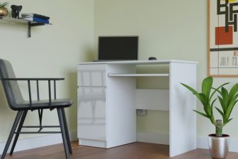 BALMO - biurko komputerowe na laptopa ze schowkami biały połysk 112
