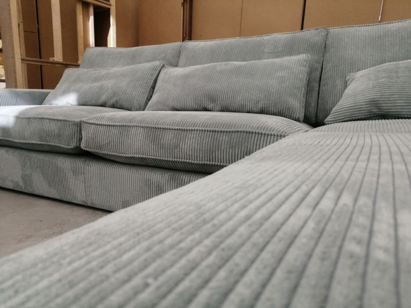 Miękka sofa narożna