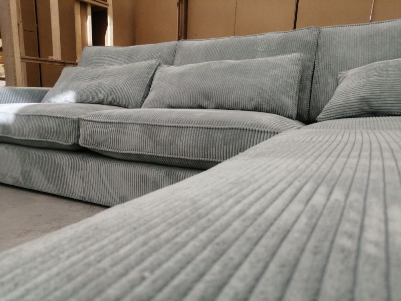 Wygodna sofa narożna