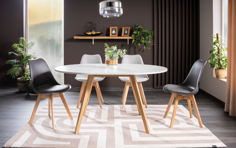 Stół skandynawski z krzesłami - pomysł na doskonałe wnętrze. Propozycje 20 zestawów z szybką dostawą. 43