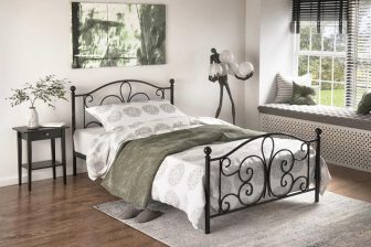 Łóżka metalowe - 10 najpiękniejszych propozycji do Twojej wymarzonej sypialni 22