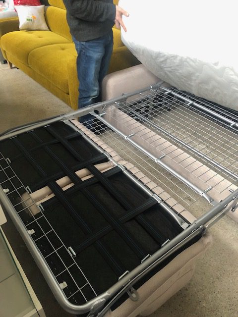 Narożnik rozkładany jak łóżko do sypialni