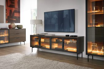 Stylowa szafka RTV 181 cm szerokości z oświetleniem LED