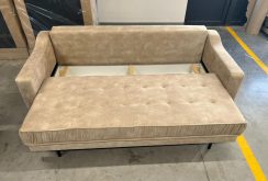 Funkcjonalana kanapa ze skrzynią na pościel