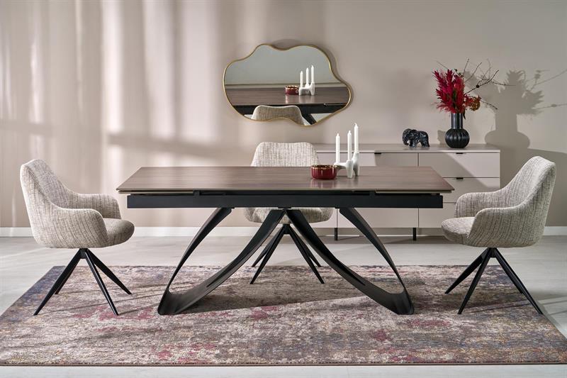 Rewelacyjny stół rozkładany orzech z finezyjnymi nogami 180-260 HILARIO 2 Rewelacyjny stół rozkładany z orzechowym blatem i czarnymi nogami