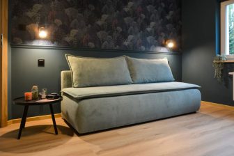 Kanapa bez boków z materacem do codzienngo spania LUKRECJA 3 Kanapa z materacem do spania