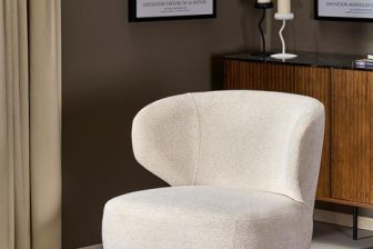 Kremowy obrotowy fotel z oparciem na głowę GLEN 8 Kremowy obrotowy fotel z oparciem na głowę