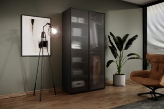 Modna czarna szafa ze szklanymi drzwiami