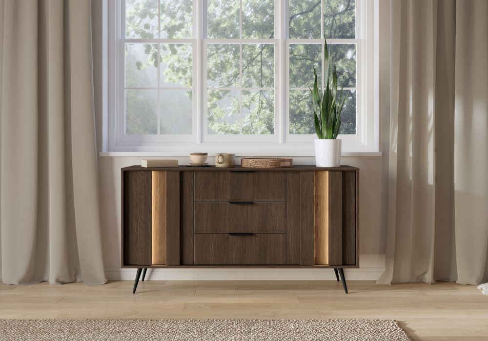 Komoda ciemne drewno z szufladami z LED 153 cm HEBAN 1 Komoda ciemne drewno z szufladami i szafkami na wysokich nogach