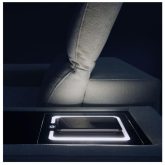 Rozkładany narożnik do wielkiego salonu w domu z ukrytym barkiem i ładowarką ASTON 16 24