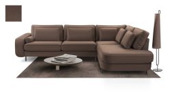 Wielki narożnik z dużą ilością poduszek